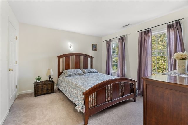 22 Fiske Rd, Ashland, MA 01721