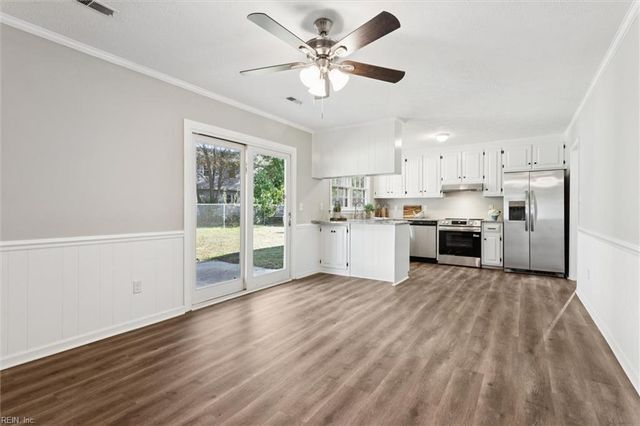 21 Sandy Lake DR, Hampton, VA 23666