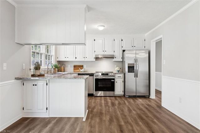 21 Sandy Lake DR, Hampton, VA 23666