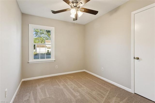 21 Sandy Lake DR, Hampton, VA 23666