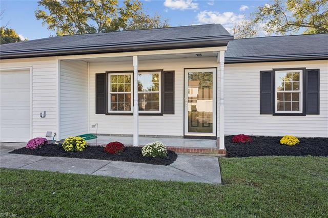 21 Sandy Lake DR, Hampton, VA 23666