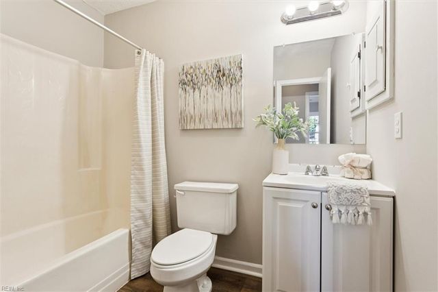 21 Sandy Lake DR, Hampton, VA 23666