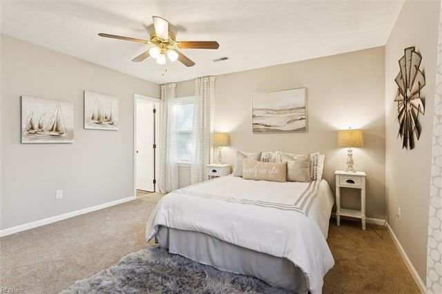 21 Sandy Lake DR, Hampton, VA 23666