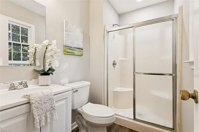 21 Sandy Lake DR, Hampton, VA 23666