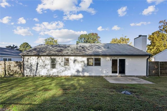 21 Sandy Lake DR, Hampton, VA 23666