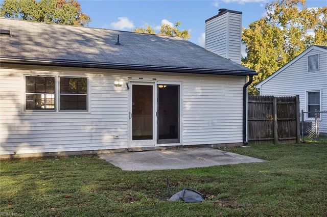 21 Sandy Lake DR, Hampton, VA 23666