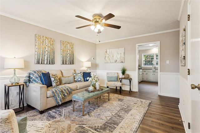 21 Sandy Lake DR, Hampton, VA 23666