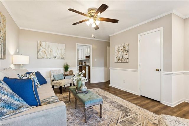 21 Sandy Lake DR, Hampton, VA 23666