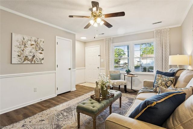 21 Sandy Lake DR, Hampton, VA 23666