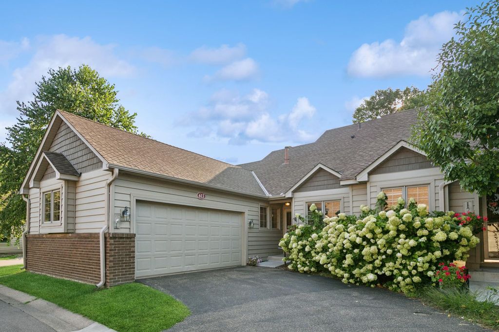613 Sullivan Drive NE, Columbia Heights, MN 55421
