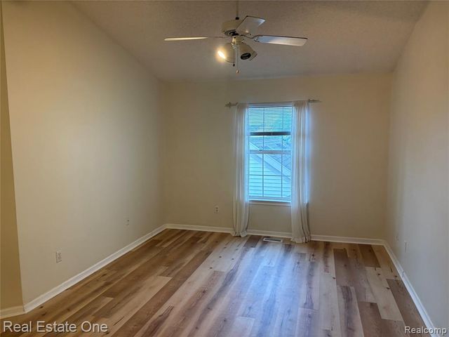 49816 Plymouth Way 104, Plymouth, MI 48170