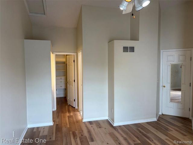49816 Plymouth Way 104, Plymouth, MI 48170