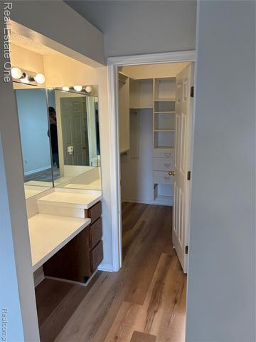 49816 Plymouth Way 104, Plymouth, MI 48170