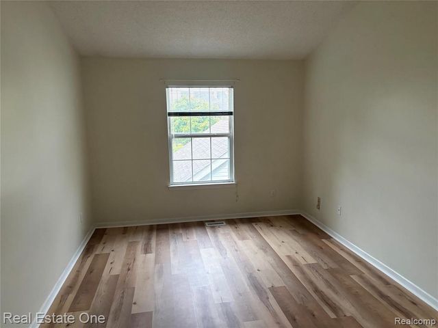 49816 Plymouth Way 104, Plymouth, MI 48170
