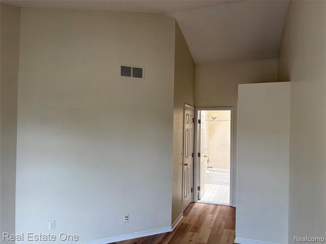 49816 Plymouth Way 104, Plymouth, MI 48170