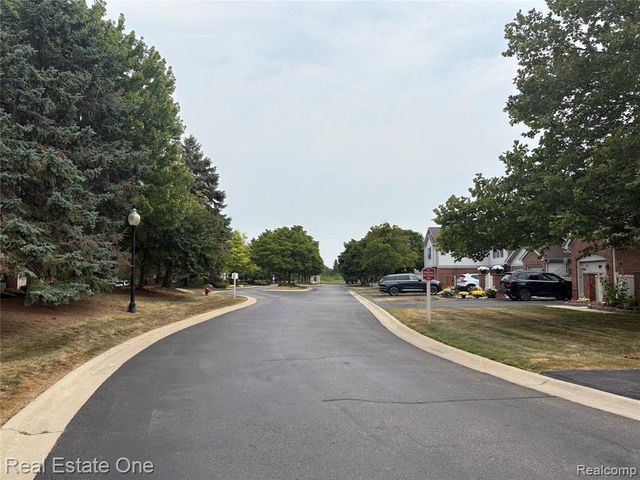 49816 Plymouth Way 104, Plymouth, MI 48170