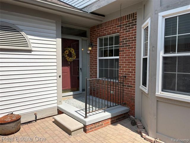 49816 Plymouth Way 104, Plymouth, MI 48170