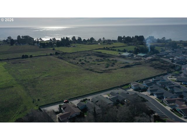 98126 W BENHAM Ln 79, Brookings, OR 97415