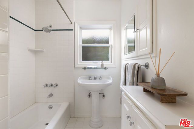 3092 Calle Rosales, Santa Barbara, CA 93105