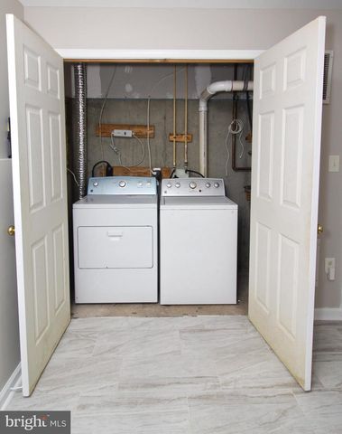 7424 BELGRAVIA LN, Hyattsville, MD 20785