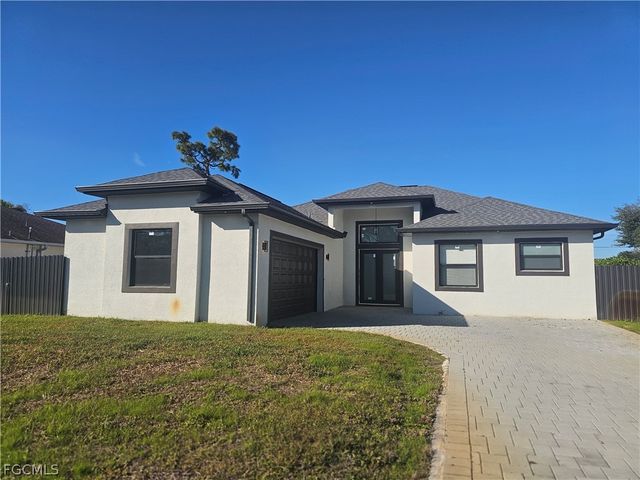 9037 Cypress DR S, Fort Myers, FL 33967