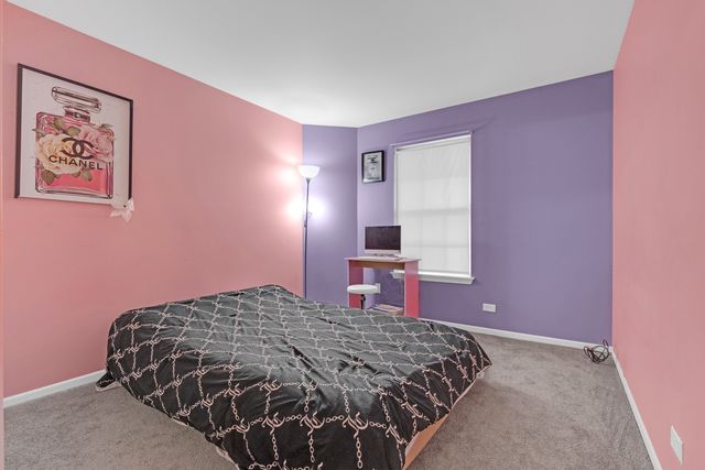 691 W Streamwood Boulevard A, Streamwood, IL 60107