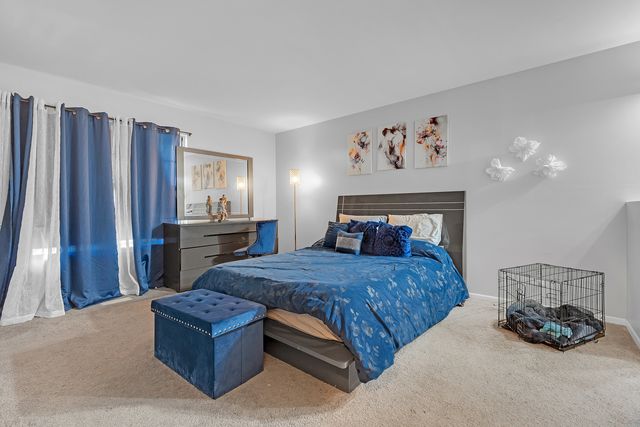 691 W Streamwood Boulevard A, Streamwood, IL 60107