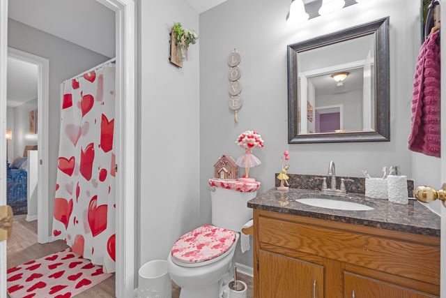 691 W Streamwood Boulevard A, Streamwood, IL 60107