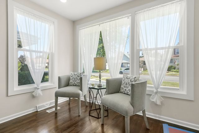 120 HYDE PARK Avenue, Bellwood, IL 60104