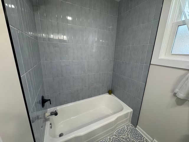 120 HYDE PARK Avenue, Bellwood, IL 60104