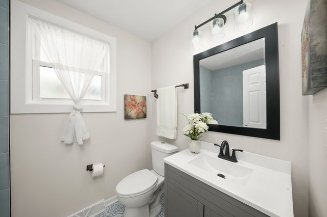 120 HYDE PARK Avenue, Bellwood, IL 60104