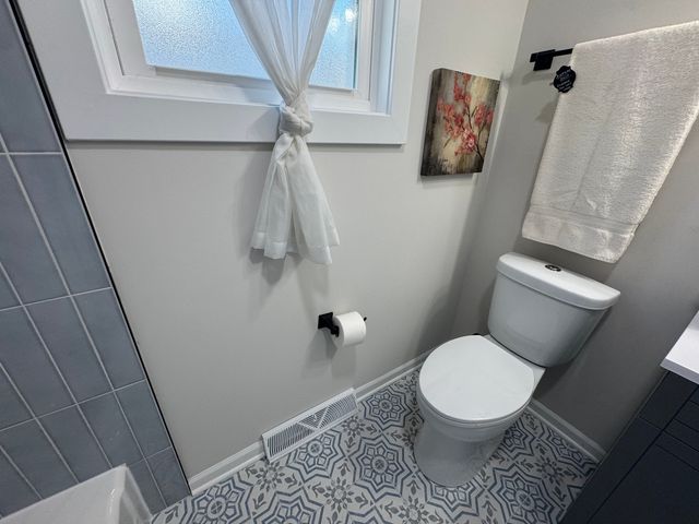 120 HYDE PARK Avenue, Bellwood, IL 60104