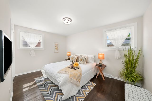 120 HYDE PARK Avenue, Bellwood, IL 60104