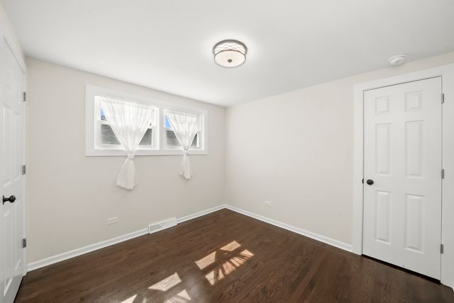 120 HYDE PARK Avenue, Bellwood, IL 60104