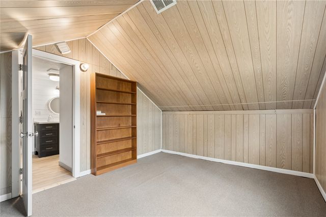 1962 Turner Road, Central City, IA 52214