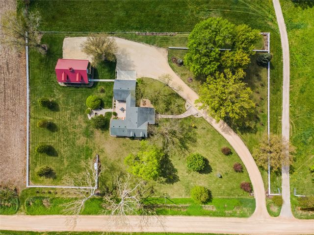 1962 Turner Road, Central City, IA 52214