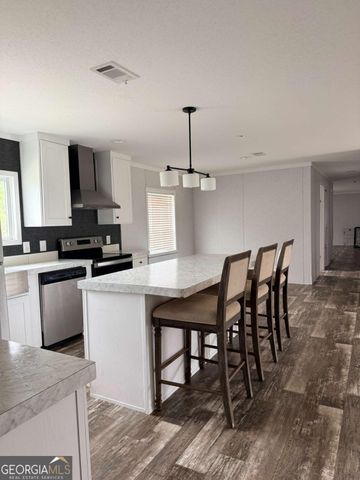 7518 Buck Head Road, Baxley, GA 31513