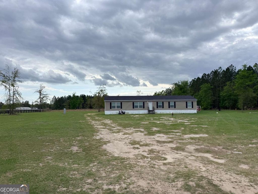 7518 Buck Head Road, Baxley, GA 31513