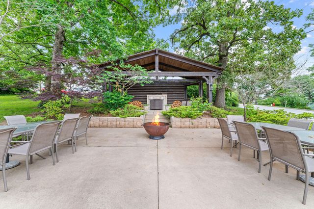 120 N 4th Street, Branson, MO 65616