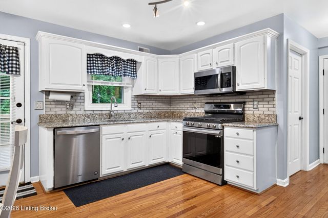 10600 Wildflower Woods Ct, Jeffersontown, KY 40299