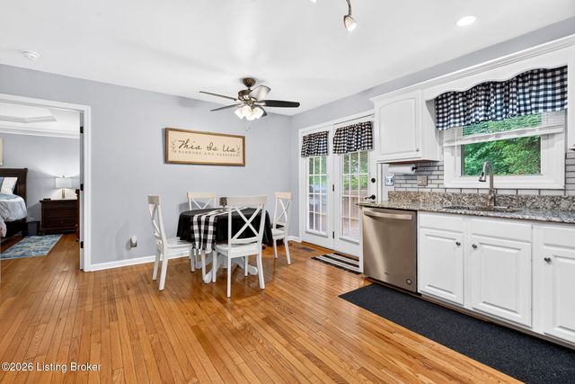 10600 Wildflower Woods Ct, Jeffersontown, KY 40299