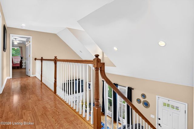 10600 Wildflower Woods Ct, Jeffersontown, KY 40299