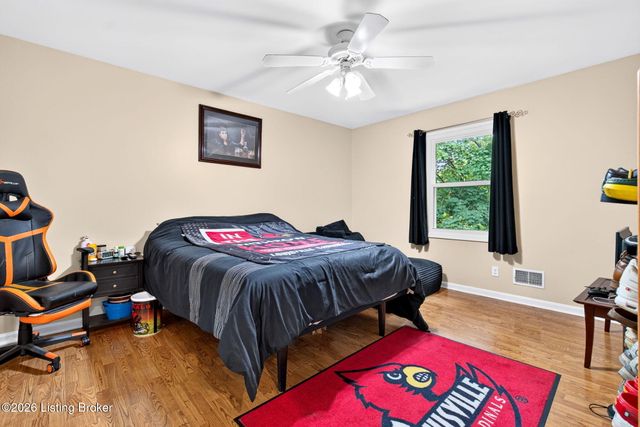 10600 Wildflower Woods Ct, Jeffersontown, KY 40299