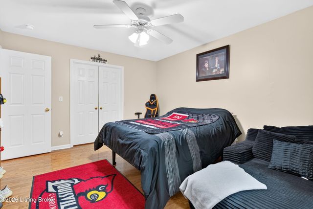 10600 Wildflower Woods Ct, Jeffersontown, KY 40299
