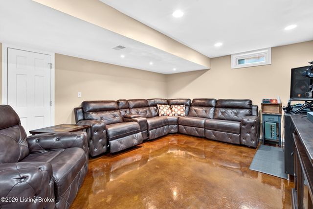 10600 Wildflower Woods Ct, Jeffersontown, KY 40299