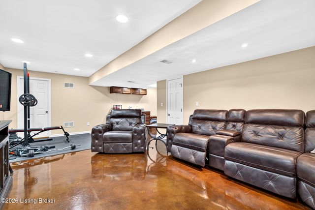 10600 Wildflower Woods Ct, Jeffersontown, KY 40299