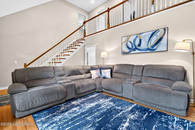 10600 Wildflower Woods Ct, Jeffersontown, KY 40299