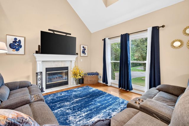 10600 Wildflower Woods Ct, Jeffersontown, KY 40299