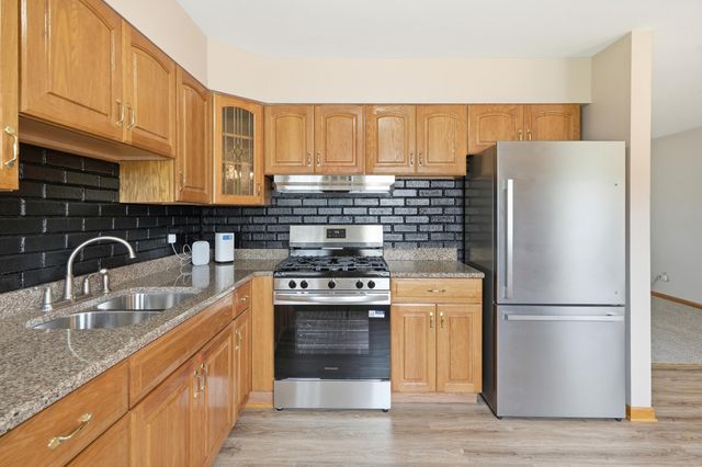 725 W 70th Avenue, Merrillville, IN 46410