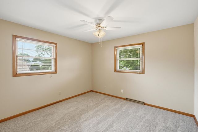725 W 70th Avenue, Merrillville, IN 46410